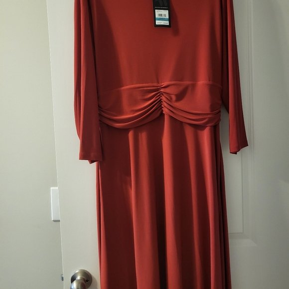NWT Nine West Ruffled Dark Russet Ruched Dress - Picture 3 of 9
